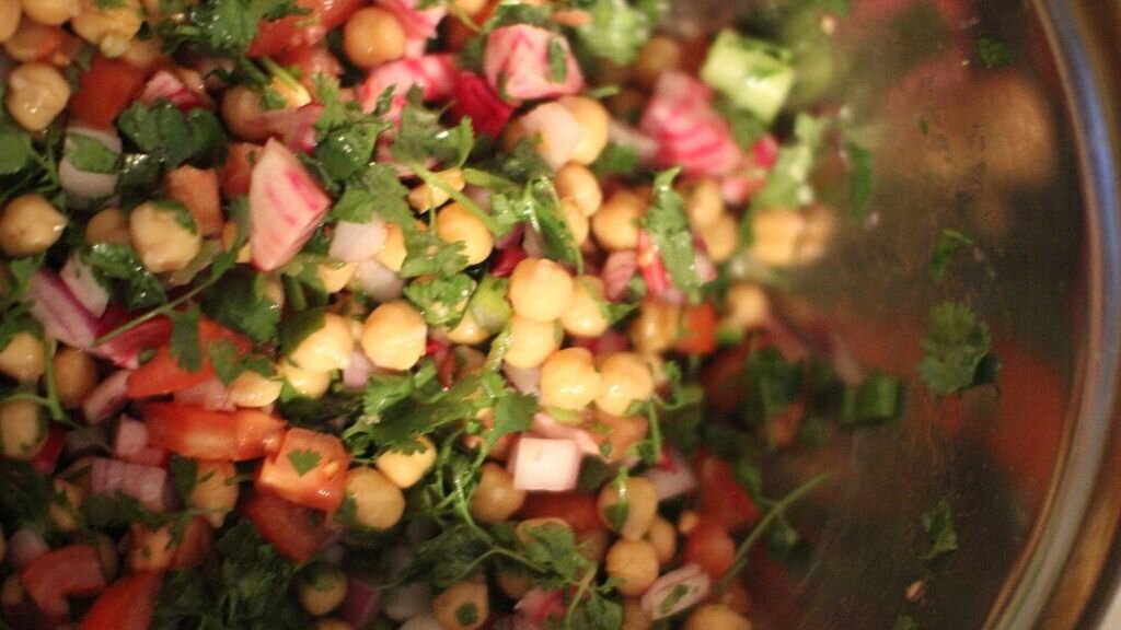 blog post 4 quick and hearty salads on the go jennifer raye 2