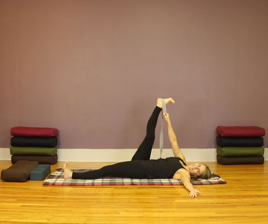 blog post 10 min yoga practice for legs back fatigue jennifer raye 2