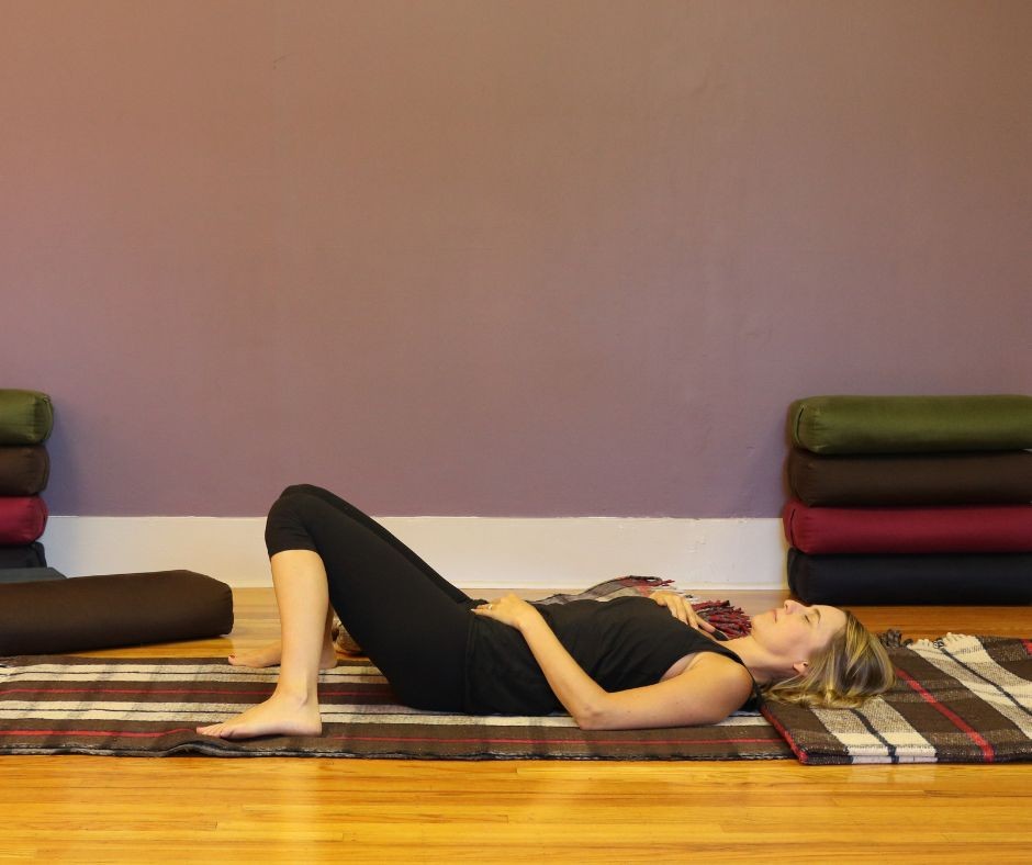 What Is savasana (the corpse pose.), How To Do It And It's Benefits?