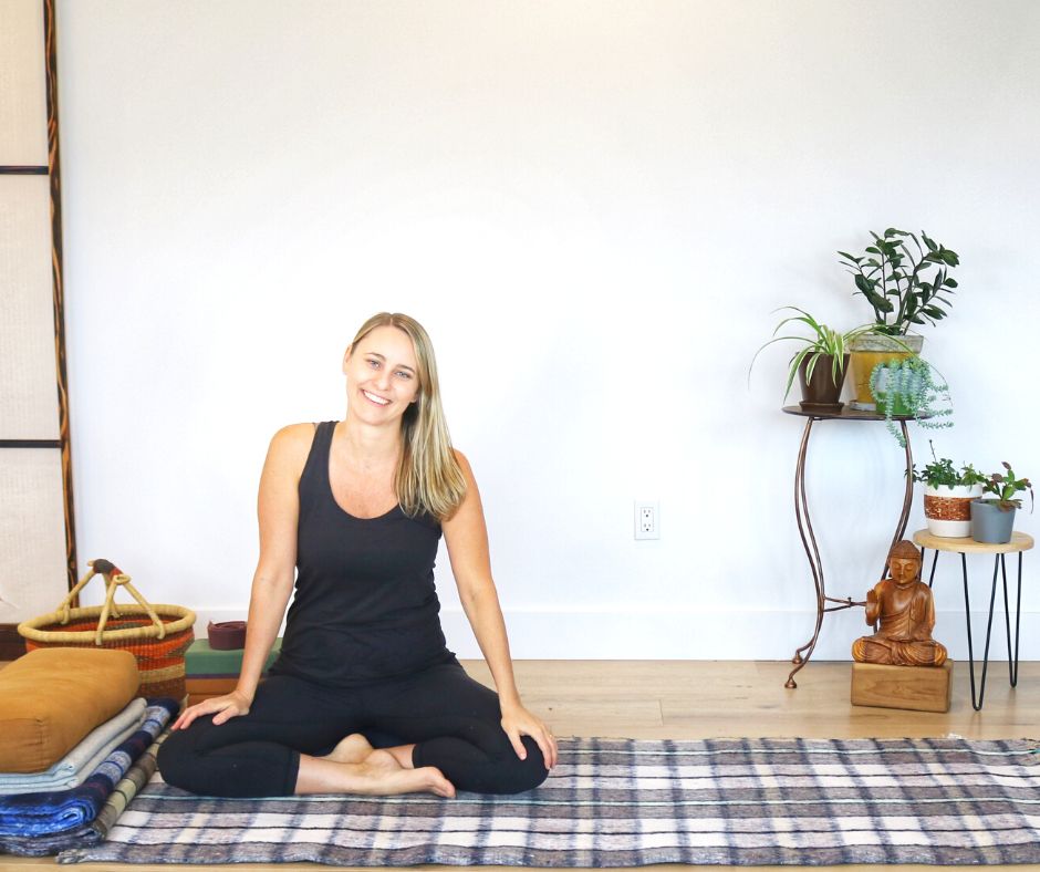 Yin vs Restorative Yoga and How to Know Which One is For You. - Beyogi